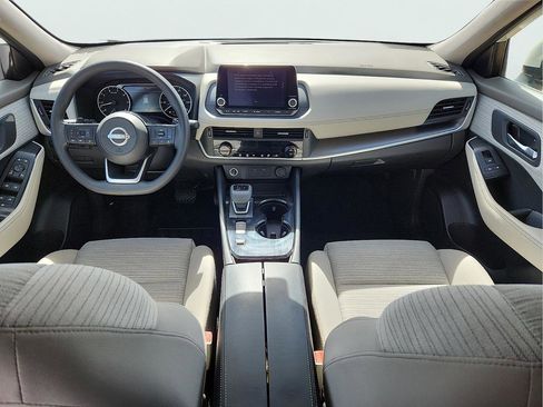 Used 2023 Nissan Rogue SV image 13