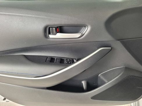 Used 2022 Toyota Corolla SE w/ SE Premium Package FWD image 18