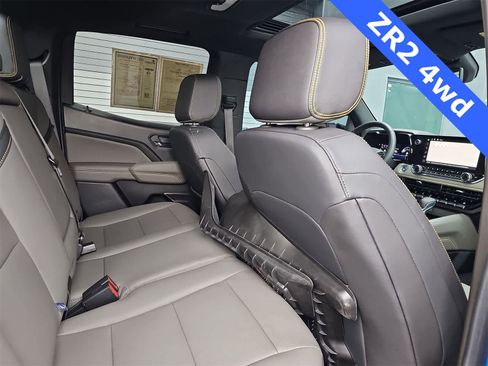 Used 2023 Chevrolet Colorado ZR2 w/ ZR2 Convenience Package III image 17