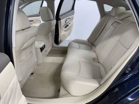 Used 2016 INFINITI Q70 L 3.7 image 13
