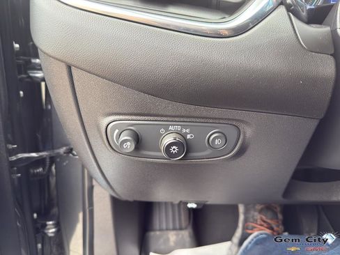 Used 2021 Chevrolet Equinox LT image 28