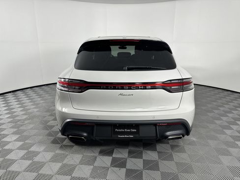 Certified 2025 Porsche Macan image 10