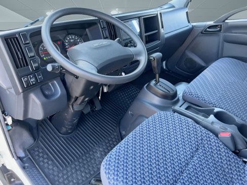 Used 2025 Chevrolet Low Cab Forward image 4