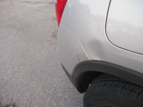 Used 2018 Chevrolet Trax LS image 37