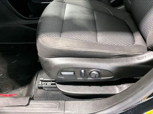 Used 2022 GMC Acadia SLE w/ GMC Pro Grade Package image 19