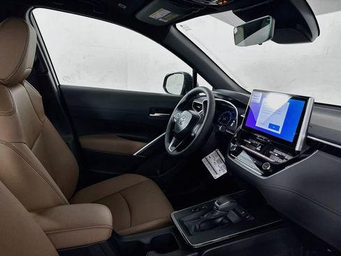 New 2026 Toyota Corolla Cross XLE FWD image 33