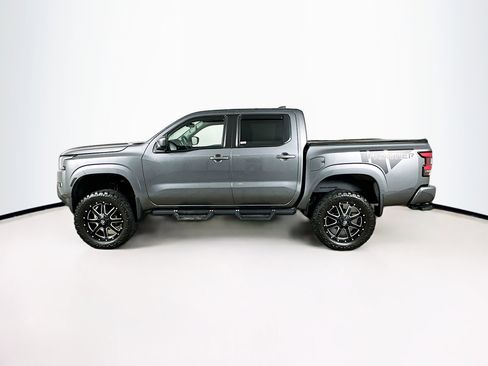 Used 2022 Nissan Frontier SV w/ Technology Package image 4