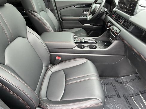 New 2026 Honda Pilot TrailSport image 9