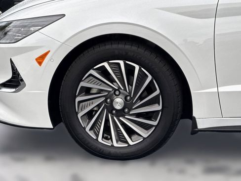 Used 2022 Hyundai Sonata Limited image 11