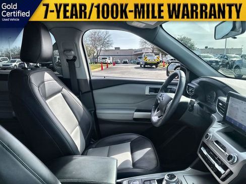 Used 2022 Ford Explorer XLT w/ Equipment Group 202A image 18