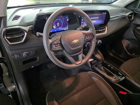Used 2024 Chevrolet TrailBlazer LT FWD image 17