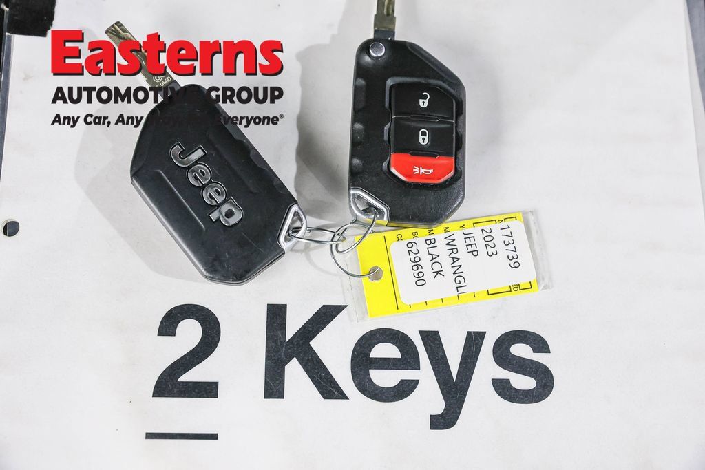 Used 2023 Jeep Wrangler Unlimited w/ Sun & Screen Package AWD/4WD image 25