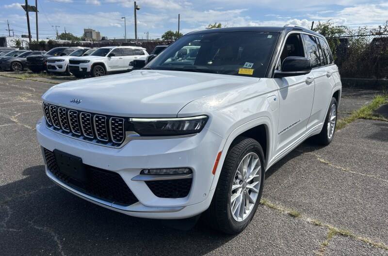 Used 2023 Jeep Grand Cherokee Summit AWD/4WD image 1