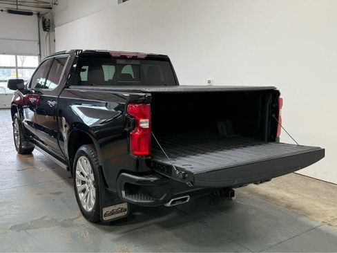 Used 2020 Chevrolet Silverado 1500 High Country w/ Technology Package AWD/4WD image 4