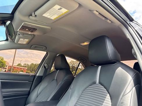 Used 2021 Toyota Camry SE FWD image 23