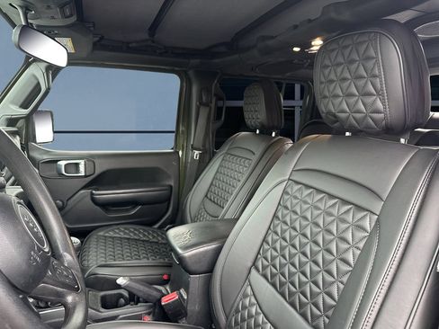 Used 2021 Jeep Gladiator Sport AWD/4WD image 11