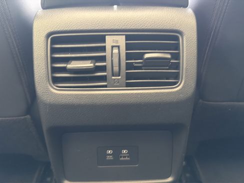Certified 2023 Nissan Rogue Platinum AWD/4WD image 17