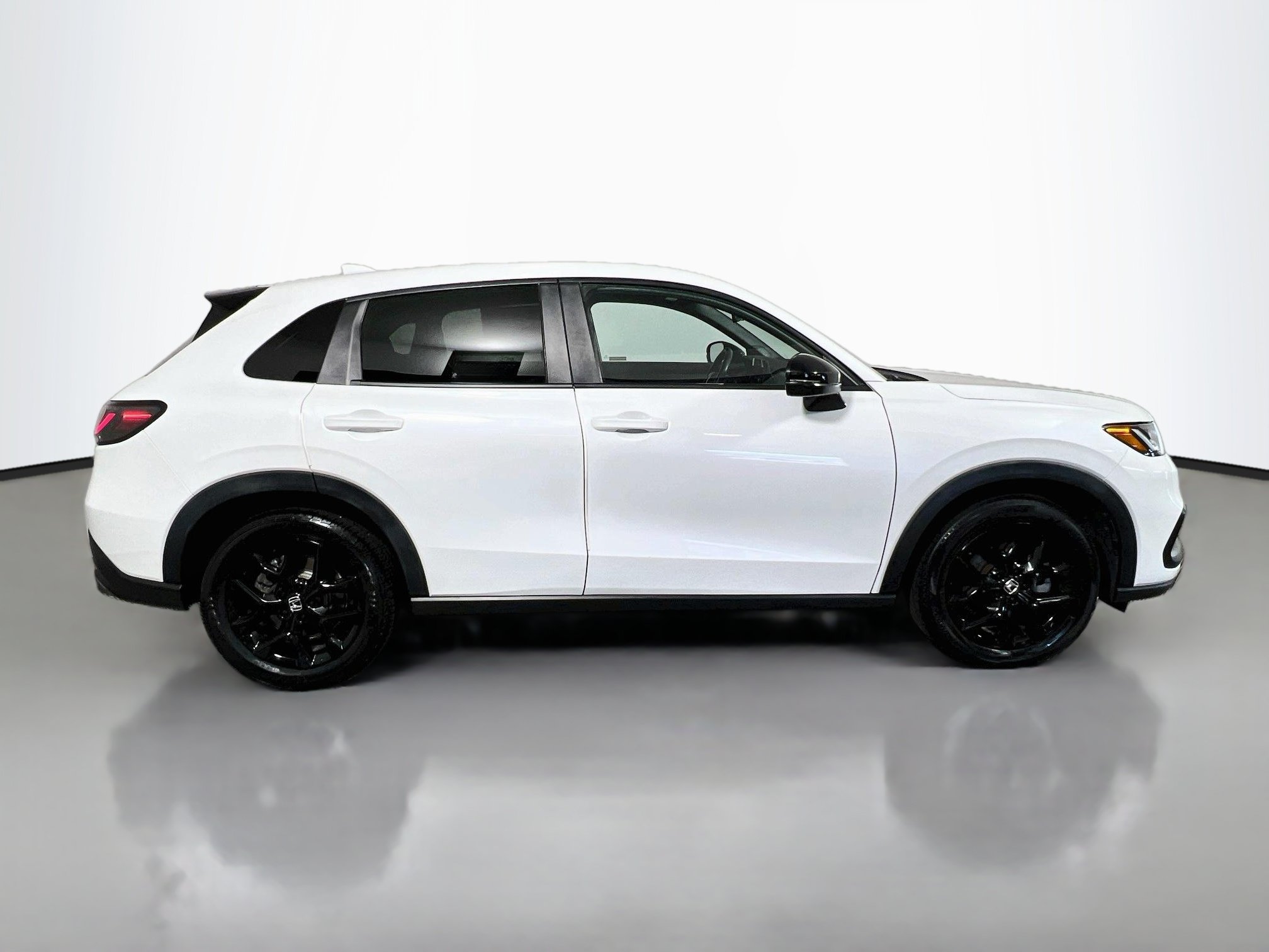 Used 2024 Honda HR-V Sport image 3