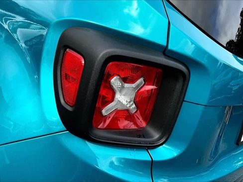 Used 2022 Jeep Renegade Trailhawk w/ Sun/Sound Group image 28