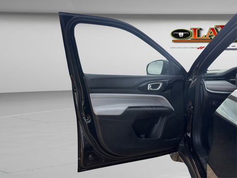 New 2026 Jeep Compass Limited image 10