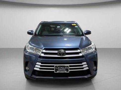 Used 2019 Toyota Highlander XLE AWD/4WD image 9