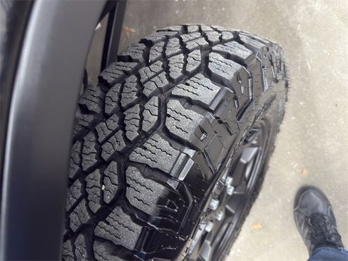 Used 2022 Jeep Gladiator Willys image 28