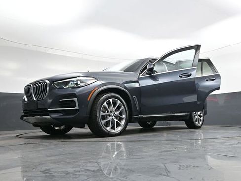 Used 2022 BMW X5 xDrive40i w/ Premium Package image 47