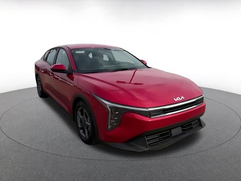 Used 2025 Kia K4 FWD image 3