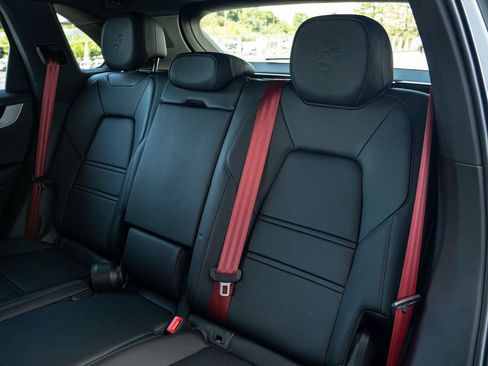 Certified 2026 Porsche Cayenne AWD/4WD image 15