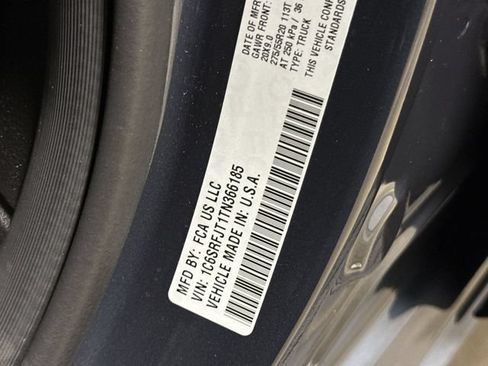 New 2026 RAM 1500 Laramie AWD/4WD image 29