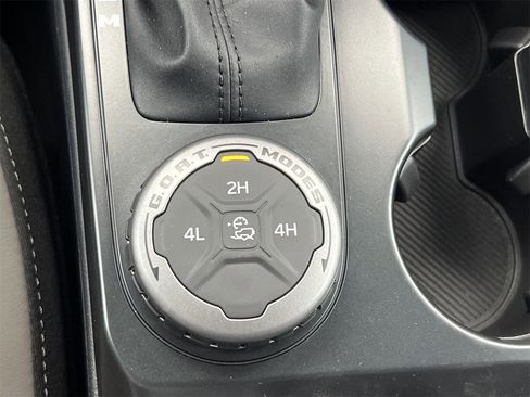 New 2025 Ford Bronco Outer Banks image 9