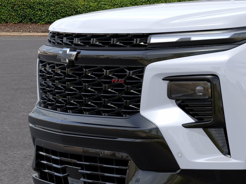 New 2027 Chevrolet Traverse RS w/ LPO, Floor Liner Package FWD image 13