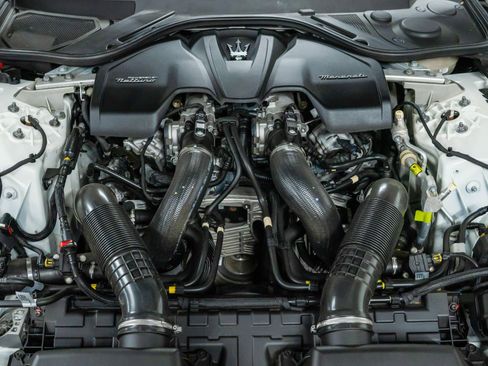 Used 2024 Maserati GranTurismo Modena image 11