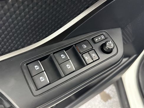 Used 2018 Toyota C-HR XLE image 18