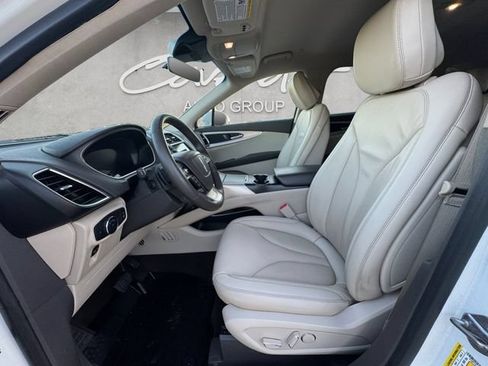 Used 2020 Lincoln Nautilus FWD w/ Equipment Group 101A image 19