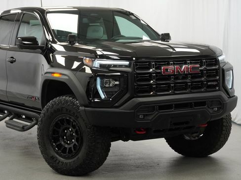 Used 2024 GMC Canyon AT4X w/ AT4X AEV Edition AWD/4WD image 9