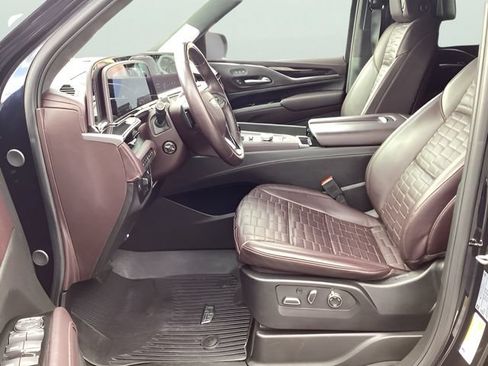 Used 2023 Cadillac Escalade ESV Sport Platinum w/ LPO, ONYX Package AWD/4WD image 11