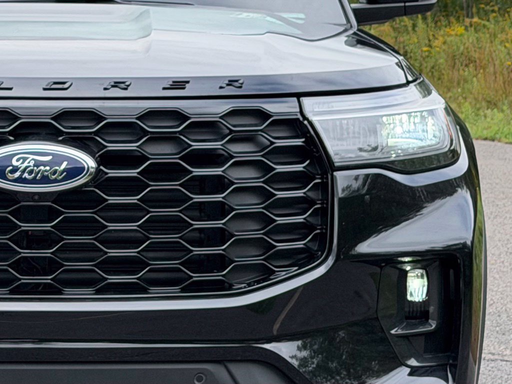 New 2026 Ford Explorer ST-Line AWD/4WD image 2