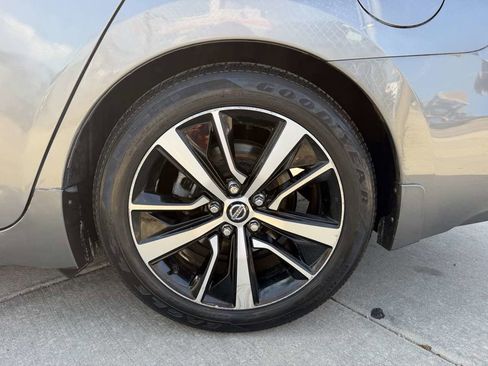 Used 2022 Nissan Maxima SL FWD image 9