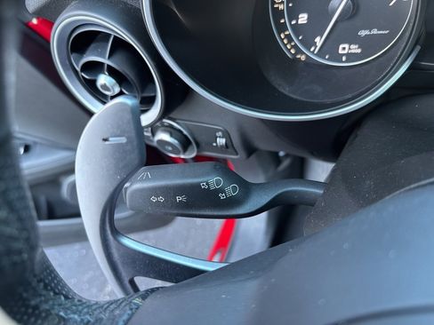 Used 2022 Alfa Romeo Stelvio Veloce image 33