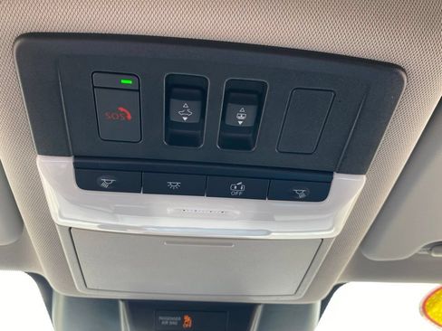 Used 2024 Nissan Rogue Platinum FWD image 25