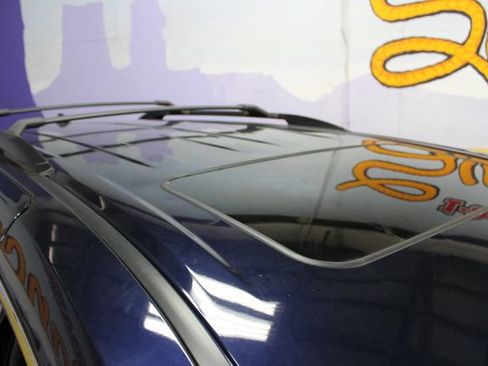 Used 2022 Toyota Sienna XSE w/ XSE Plus Package image 5