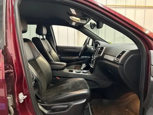 Used 2018 Jeep Grand Cherokee Altitude AWD/4WD image 18