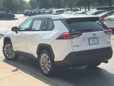 Used 2020 Toyota RAV4 XLE Premium AWD/4WD image 5