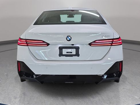 Used 2026 BMW 530i w/ M Sport Package RWD image 8