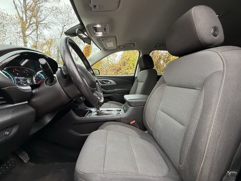 Used 2019 Chevrolet Traverse LT image 27