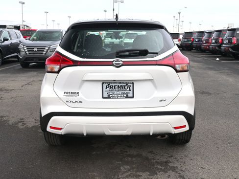 Certified 2023 Nissan Kicks SV image 7