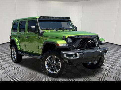 Used 2019 Jeep Wrangler Unlimited Sahara AWD/4WD image 4