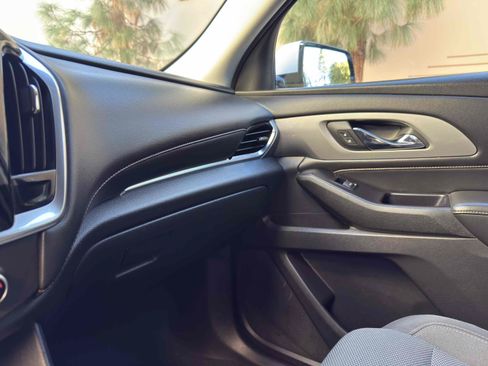 Used 2018 Chevrolet Traverse LT w/ LPO, Black Accent Package FWD image 48
