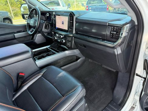 Used 2025 Ford F250 Lariat AWD/4WD image 21